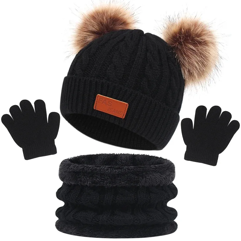 Set Invernal Infantil Con Gorro Bufanda y Guantes