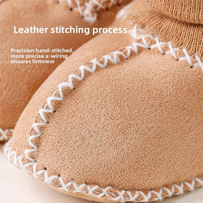 Par de zapatitos tejidos para bebé de diseño suave