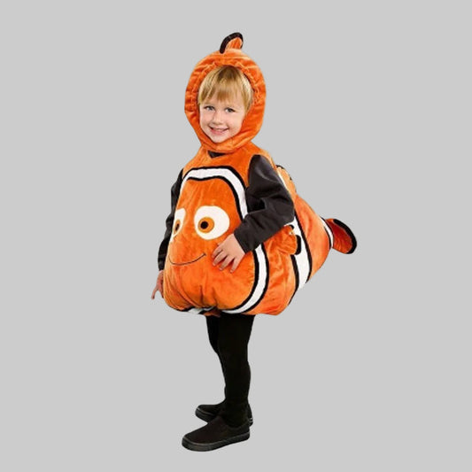 Disfraz infantil de pez tipo jumpsuit completo sobre fondo neutro