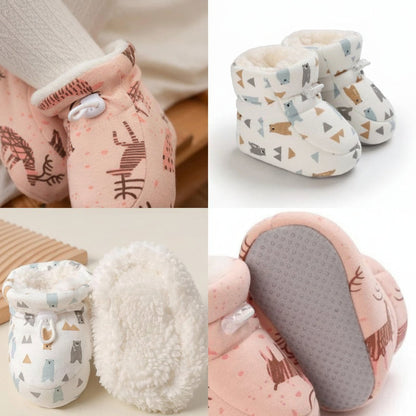 Vista frontal de botas abrigadoras para bebé con diseño cómodo