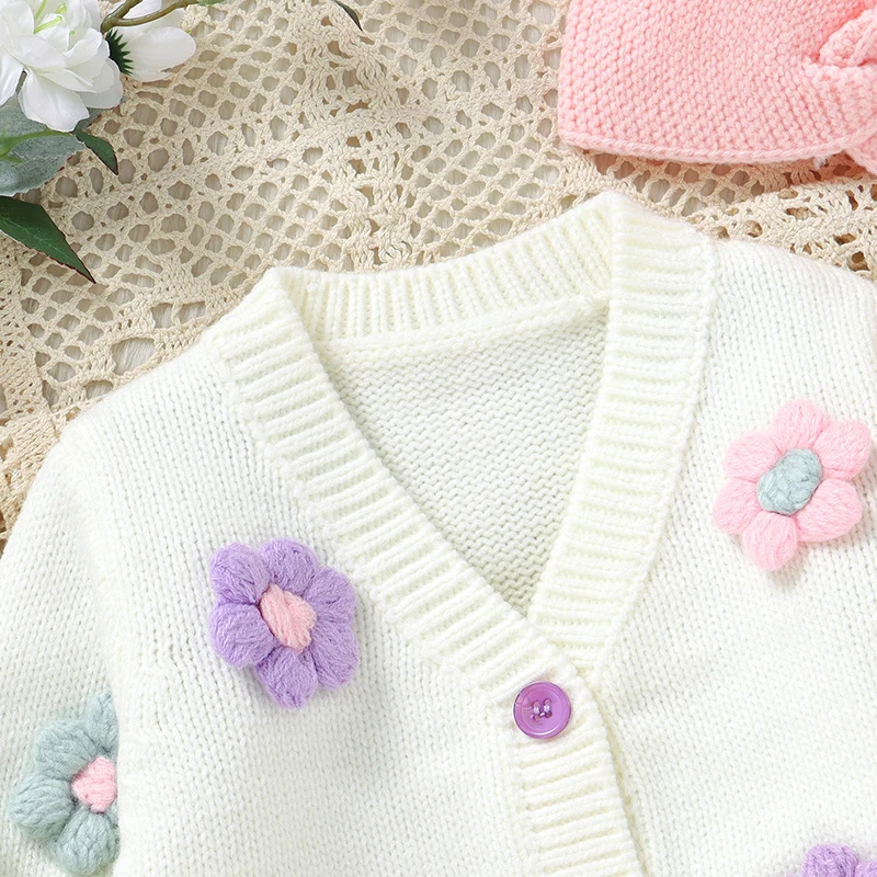 Conjunto para bebé presentado como atuendo completo