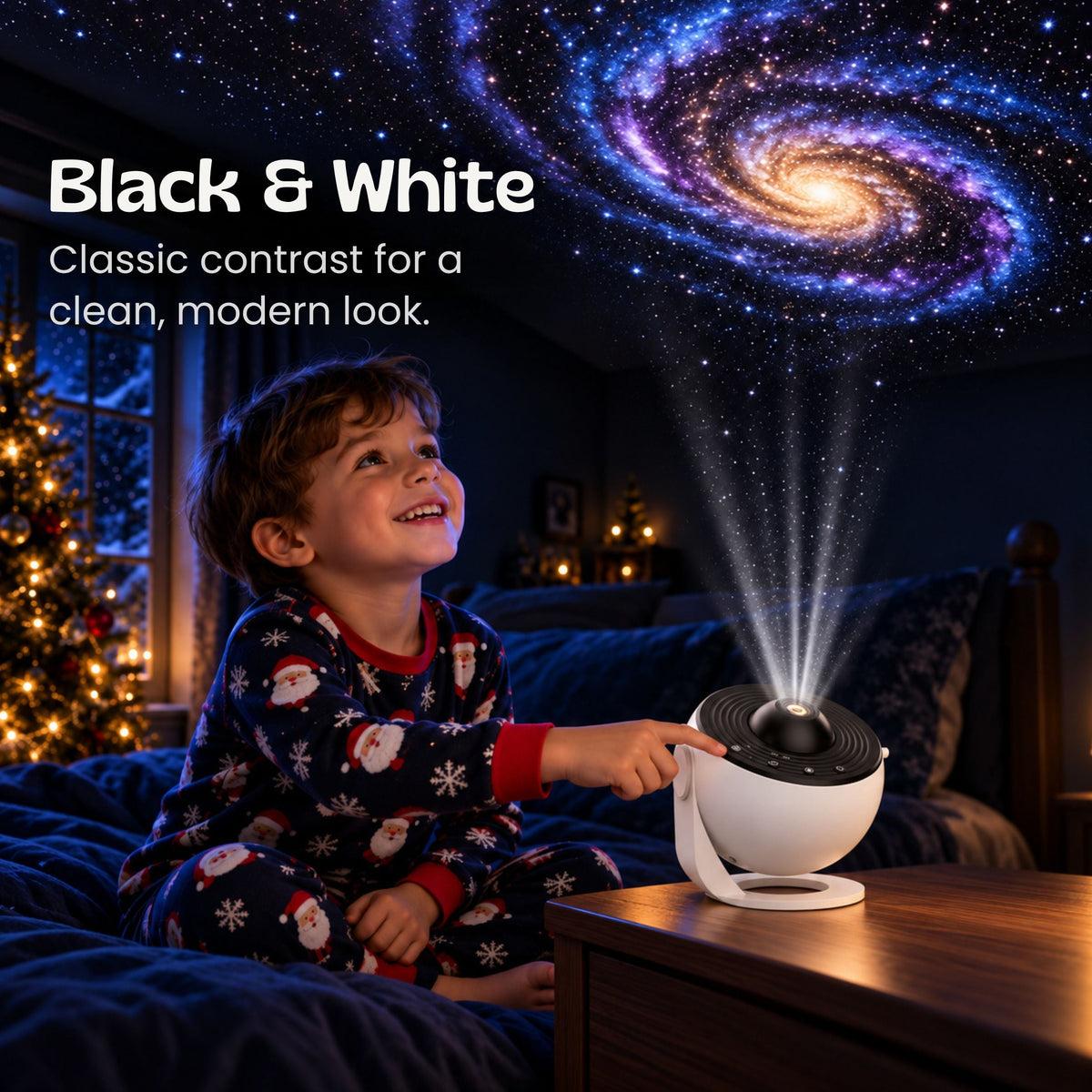 Proyector de galaxia infantil encendido sobre una mesa