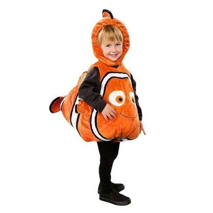 Detalle del diseño de pez en el disfraz infantil tipo jumpsuit