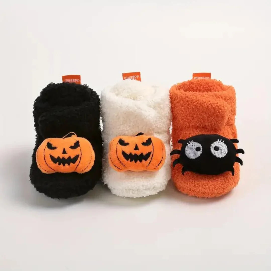 Par de pantuflas infantiles de Halloween listo para usar