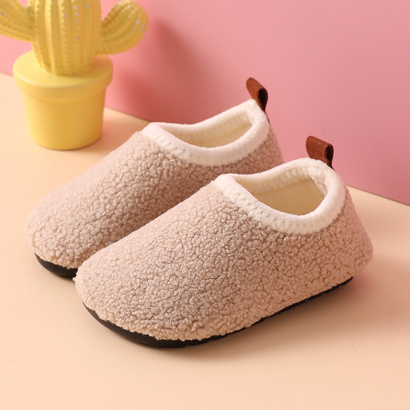 Pantuflas para casa con diseño práctico y confortable