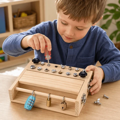 Tablero De Actividades Montessori Con Cerraduras Y Herramientas