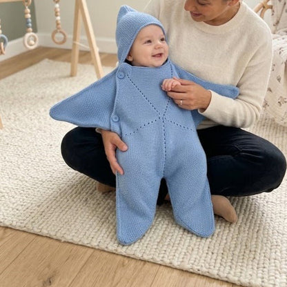 Pelele Tejido de Crochet para Bebé con Capucha - Niño Feliz