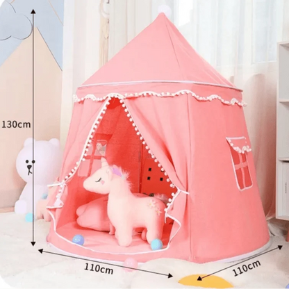 Tipi infantil instalado en un espacio interior